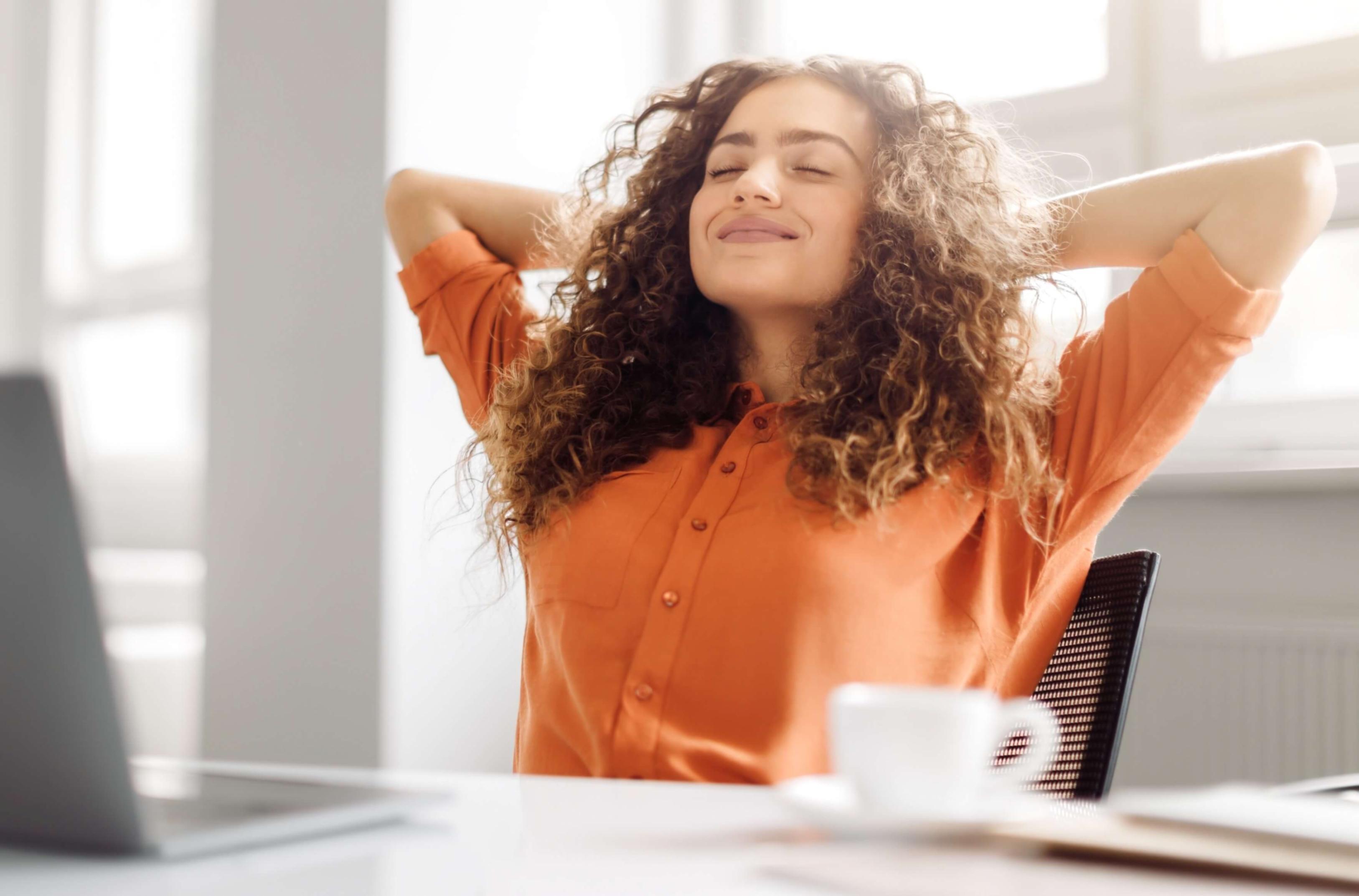 Apprenant consultant les retours sur ses réponses aux quiz SEO